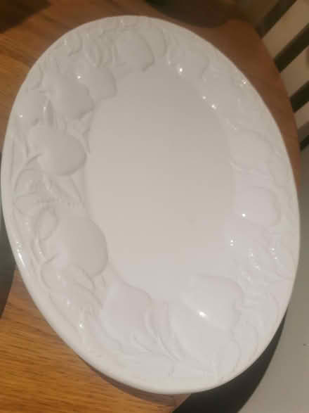 Photo of free Large plates (Idle BD10) #1