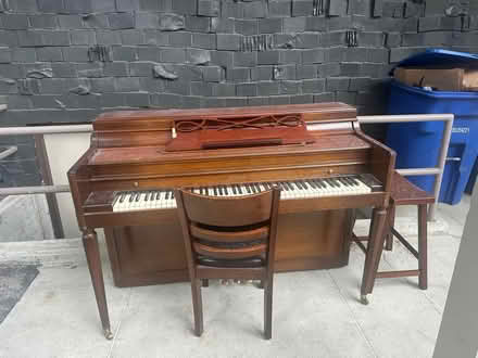 Photo of free Standing Piano (South Bellevue) #1