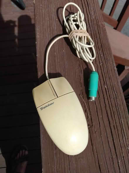 Photo of computer mouse with PS/2 connector (Cambridge, Porter Square) #1