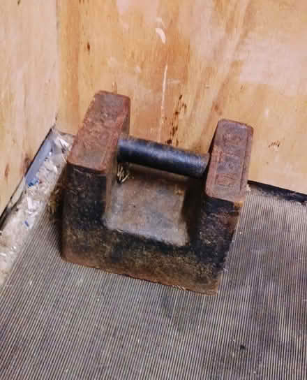 Photo of free old iron weight 20kg (Newhaven BN9) #1