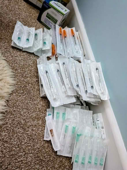 Photo of free Syringes, needles and sharp's bin (Eltham SE12) #1