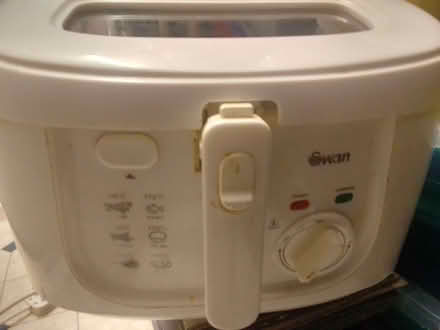 Photo of free swan deep fat fryer white (Askew Road W12) #4