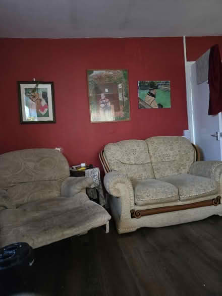 Photo of free 2 seater and hand recliner (AL5) #1