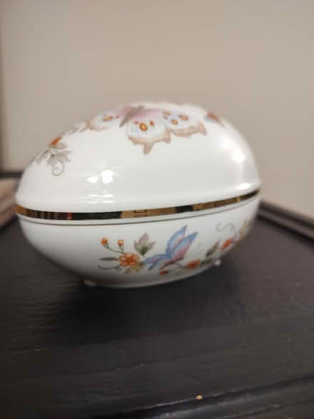 Photo of free AVON egg ~ 1979 (Odenton) #2