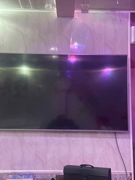 Photo of free 65 “ Samsung - crack on screen (Ha35lt) #1