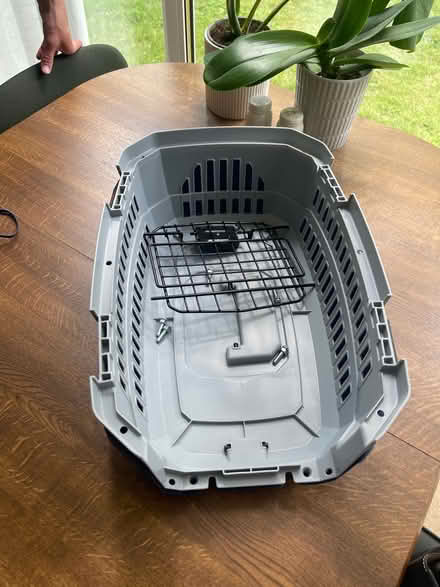 Photo of free Cat/Small dog carrier (Willesden Green NW2) #1