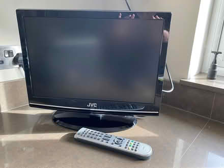 Photo of free JVC tv and remote (Rickmansworth wd3) #1