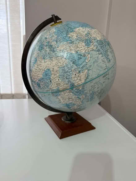 Photo of free Educational Globe - Large World Globe Swivel Rotating Map (Woodley RG5) #1