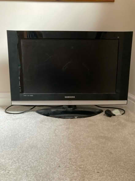 Photo of free Samsung Tv (Upper Basildon RG8) #1