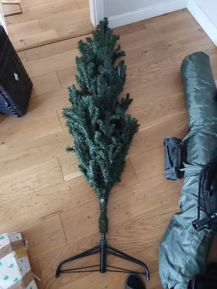 Photo of free Xmas tree and decorations (Finsbury Park N7) #2