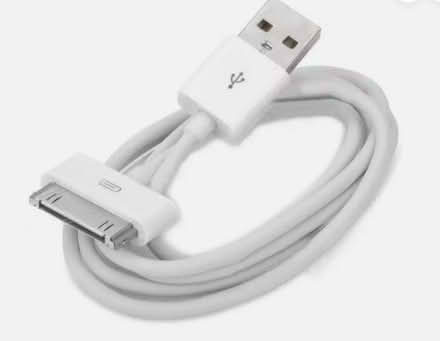 Photo of Apple charging cable (Yardley B25) #1