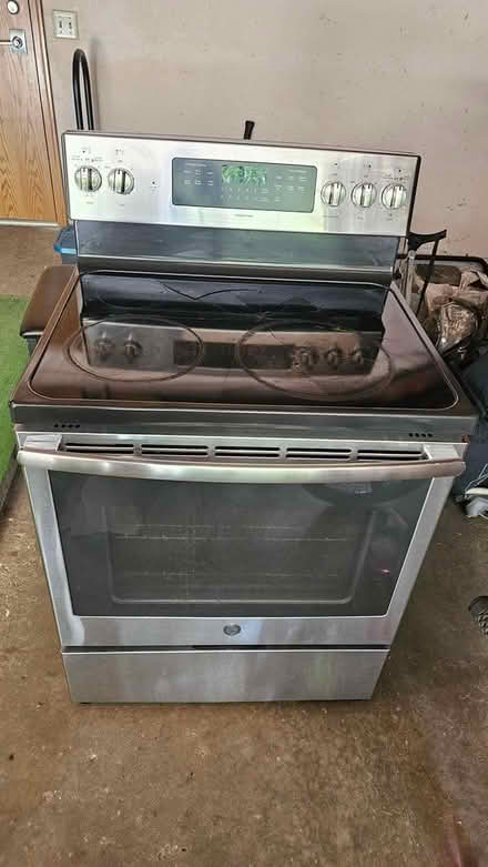 Photo of free Stove/oven (Berwyn and Applewood Glendale) #3