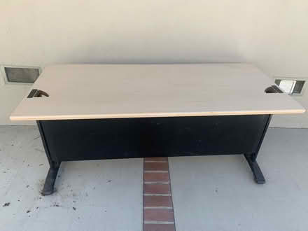 Photo of free desk (Glendale) #1
