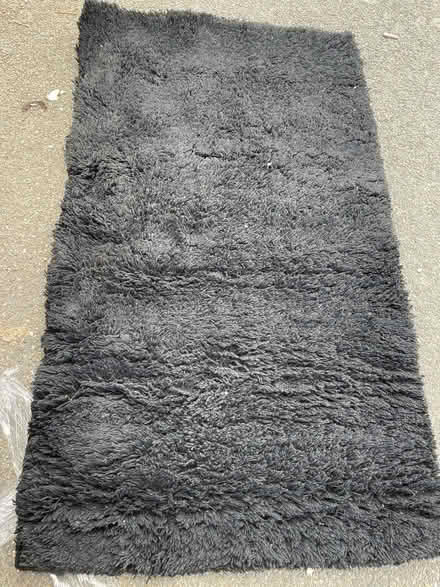 Photo of free Black rug (Worthing BN11) #1