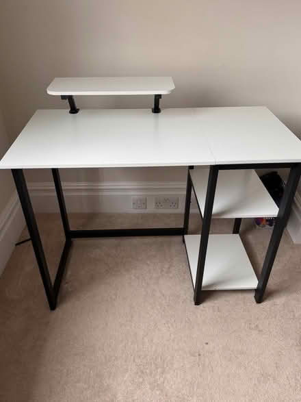 Photo of free White computer desk (Chelsea SW3) #1