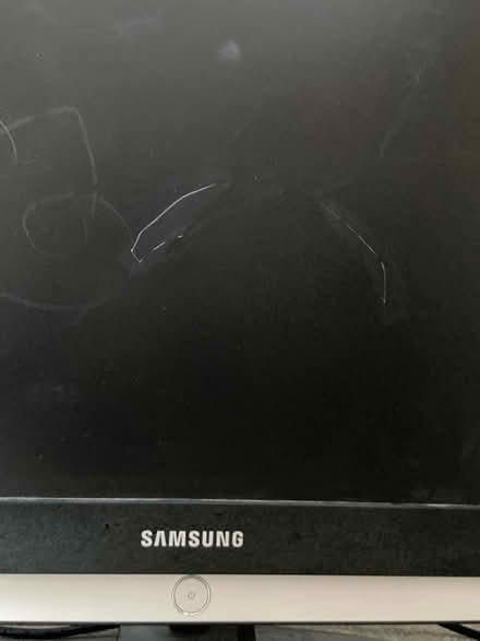 Photo of free Samsung Tv (Upper Basildon RG8) #2