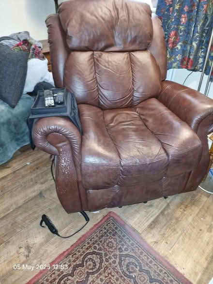 Photo of free Rise & recline chair (Whiteway GL6) #2