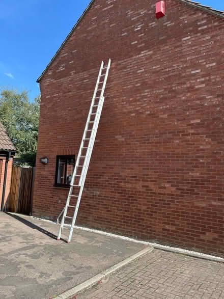 Photo of free Extendable aluminium ladder (Warley CM14) #2