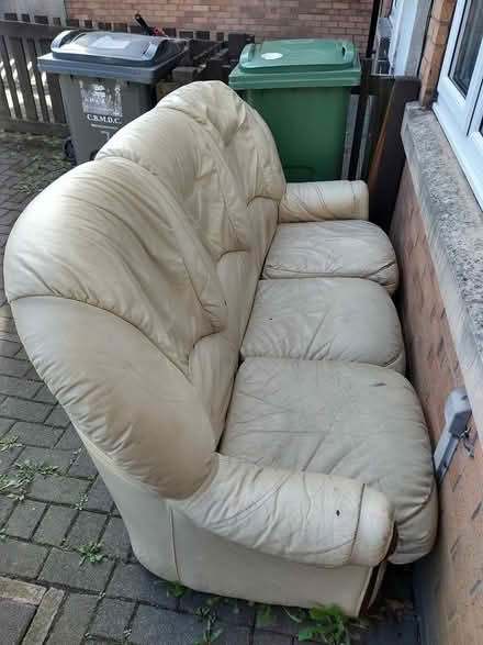 Photo of free 3 seater leather sofa (BD3, Barkerend) #1