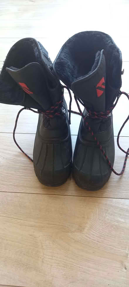 Photo of free Snow Boots Size 9 (Silverhill TN37) #1