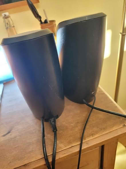 Photo of free A pair of Logitech small computer speakers (Hotwells BS8) #2