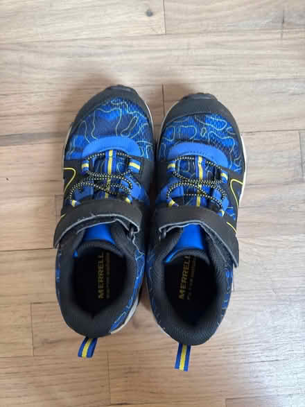 Photo of free Kids Merrill hiking shoes (Flatiron) #1