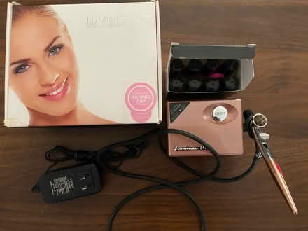 Photo of free Makeup system (Glenolden 19036) #1