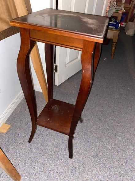 Photo of free Plant stand (Bank/hunt club) #1