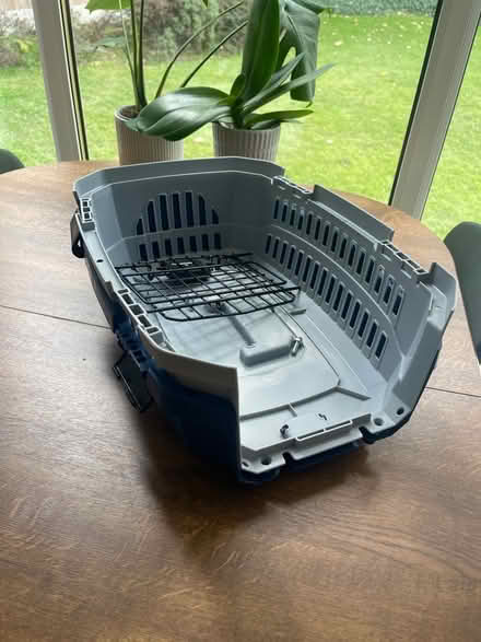 Photo of free Cat/Small dog carrier (Willesden Green NW2) #2