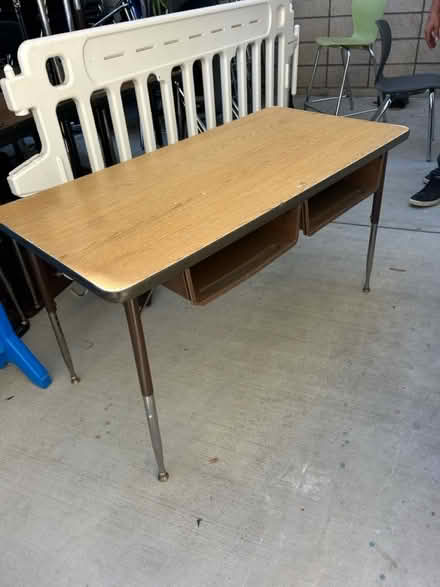 Photo of free Desks (Beverly Grove in Los Angeles) #2