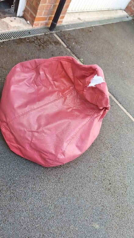 Photo of free Beanbag,exercise bike,big size carpet for living room (Solihull B90) #3