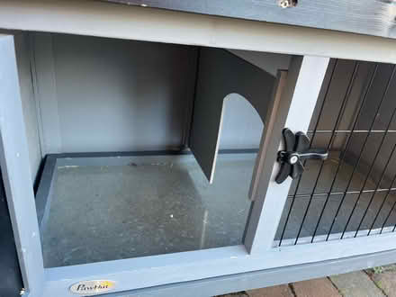 Photo of free Guinea pig / rabbit hutch (Bramhall SK7) #3