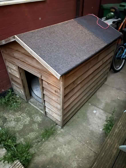 Photo of free Large dog house (Wythenshawe M23) #1