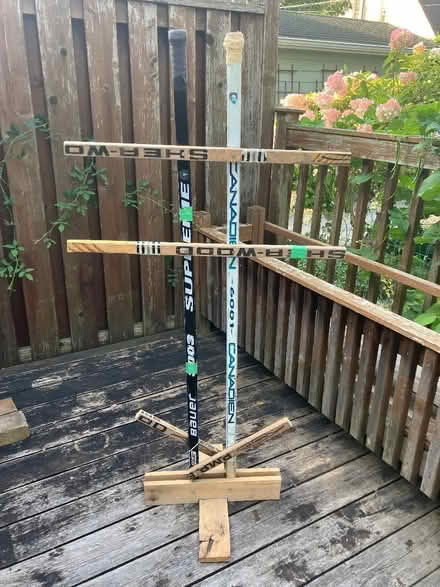 Photo of free hockey drying rack (Huron and Wellington) #1