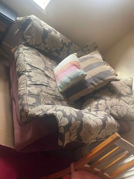 Photo of free Settee (Wr2) #1