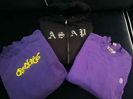 Photo of free Street ware sweatshirts size latge (Upper West Side) #1