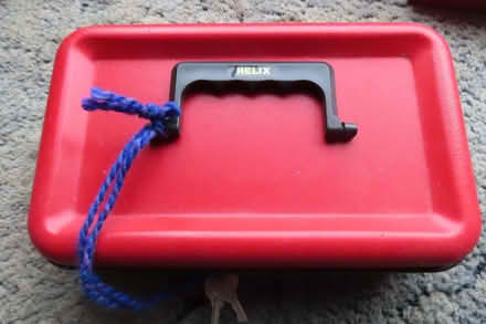 Photo of free Cash tin with coin insert and 2 keys (Abingdon OX14) #2