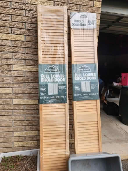 Photo of free Bifold doors (Teaneck,NJ) #1
