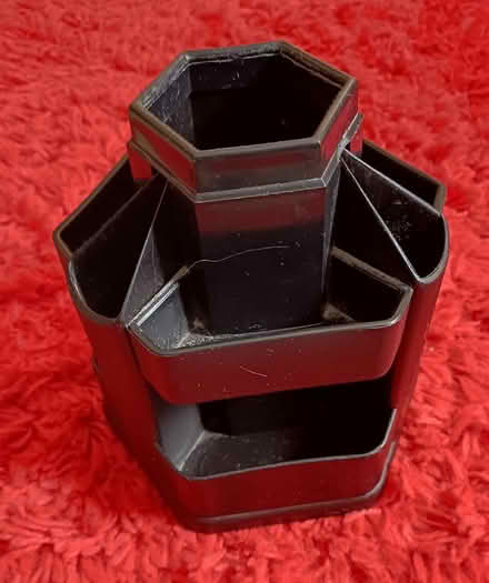 Photo of free Rotating hexagonal pen holder (Bilton CV22) #1