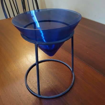 Photo of free Glass vase on iron support (Toronto) #1