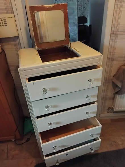 Photo of free Chest of drawers (Middleton M24) #1
