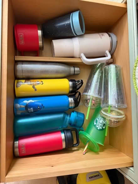 Photo of free A selection of thermos flasks, water bottles and coffee mugs (Belsize Park NW3) #1