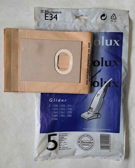 Photo of free 4 electrolux vacuum cleaner bags (BR5 St Mary Cray) #1
