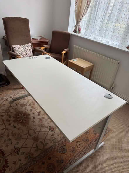 Photo of free Desk large (160cm x 80cm) white with cable vents (Barton-upon-Humber DN18) #1