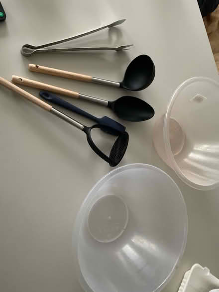 Photo of free Bowls and kitchen utensils (Finsbury park) #1
