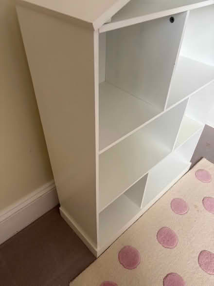 Photo of free White children’s bookshelves (Wimbledon SW19) #4