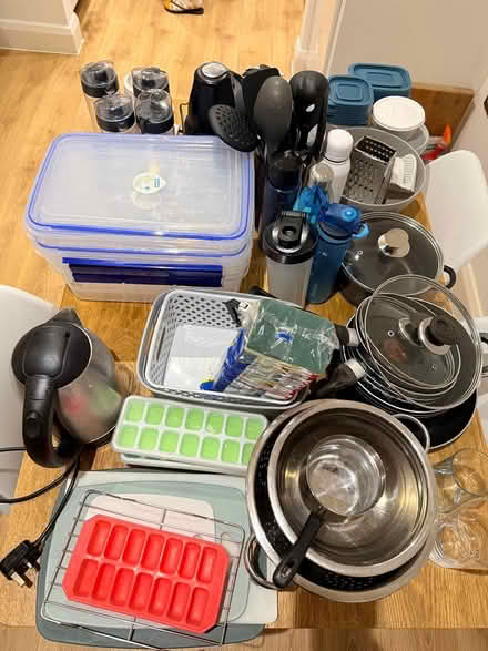 Photo of free Kitchen Bundle + Utensils (Tuffnel Park N19) #2