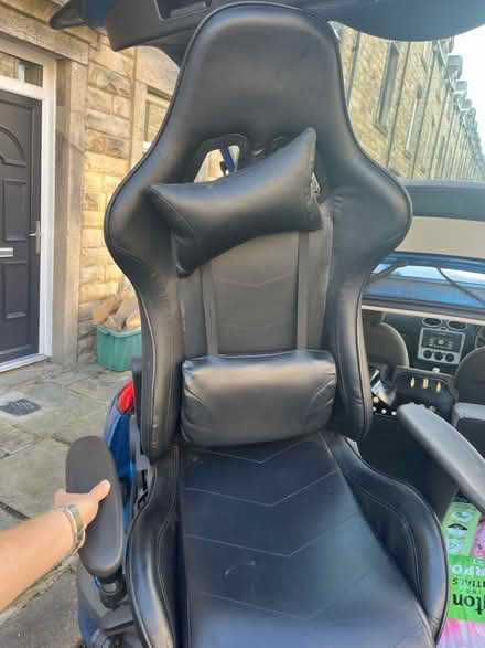 Photo of free Desk chair (Primrose) #1