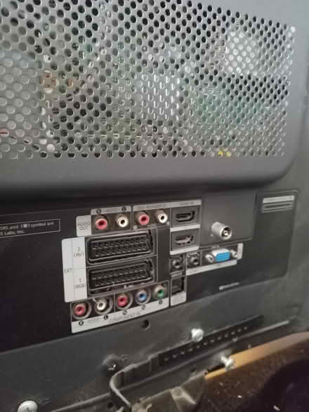 Photo of free Samsung 50 inch TV not smart (Greenwich SE10) #3