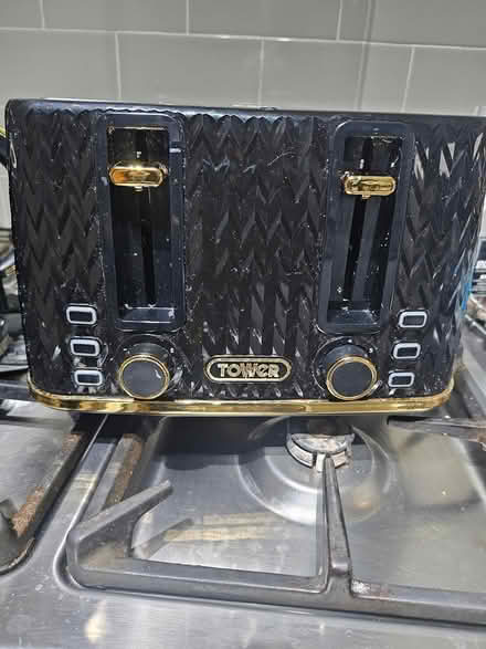Photo of free Swan Kette and toaster (Burton-upon-Trent) #1